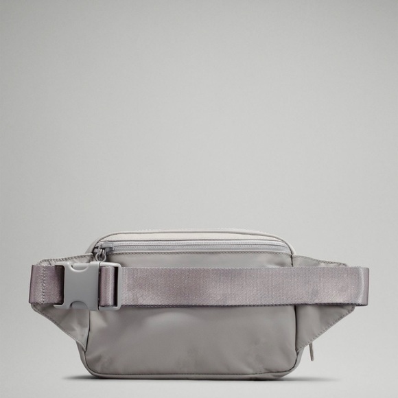 NWT Lululemon Belt Bag Large 2L - Silver - Picture 3 of 8